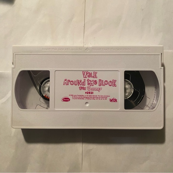 Barney Classic Collection Walk Around The Block with Barney VHS Tape - Picture 3 of 3